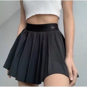 Nike Victory Court Pleated skirt (black)
